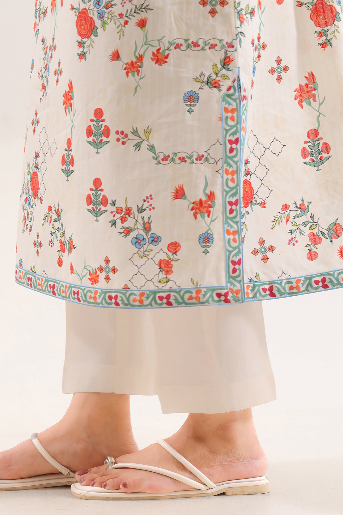 SAYA Printed Lawn 3-Piece Unstitched Suit | SA-1012